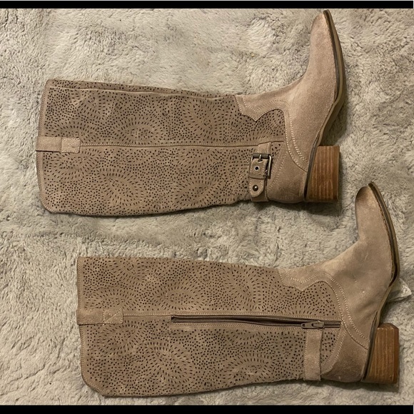 Boots - Picture 1 of 2